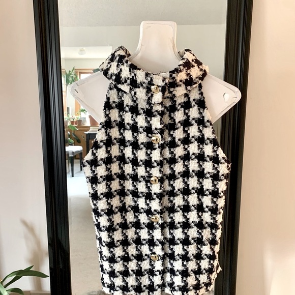Sail to Sable Black & White Tweed Gold Button Back Top - Picture 2 of 9